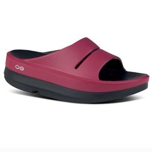 Oofos Oomega Ooahh Stacked Sandals